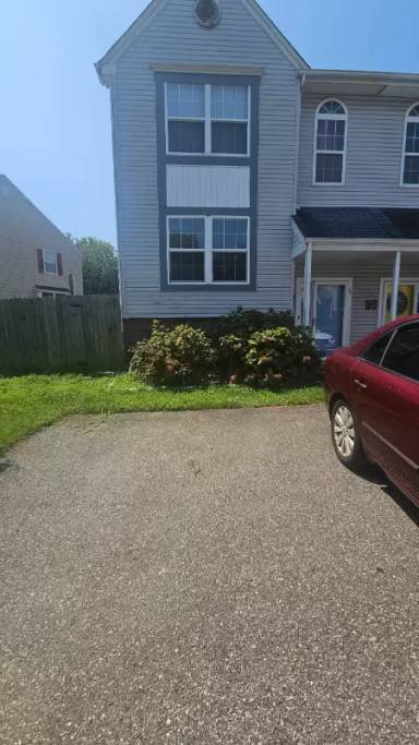 Main picture of 17 Winton Ln
