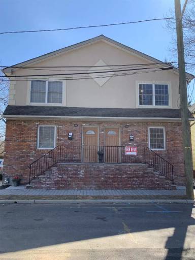 Main picture of 1783 Newton St