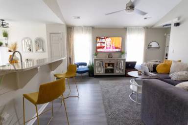 Main picture of 2419 Smugglers Ct