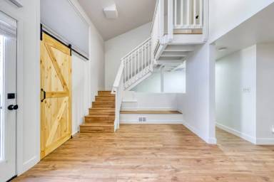 Main picture of 1185 E Foothill Blvd