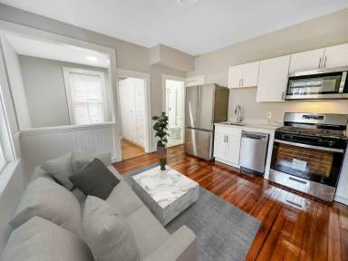 Main picture of 13 Wendell St