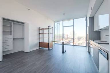 Main picture of 58 W Kinzie St