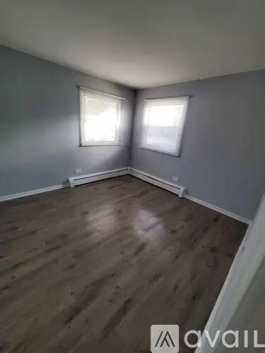 Main picture of 1024 E Division St