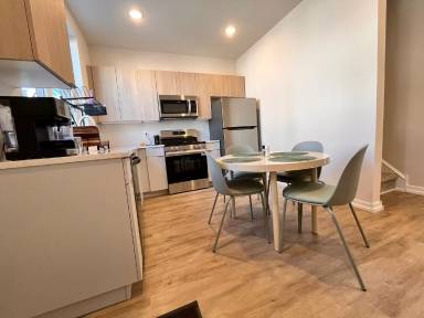 Main picture of 2125 W Master St