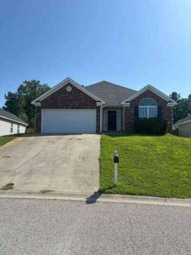 Main picture of 460 Lory Ln
