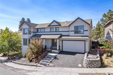 Main picture of 135 NE Telima Ln