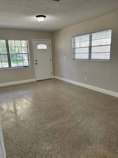 Main picture of 2104 W Henry Ave