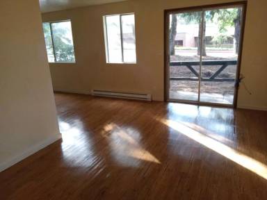 Main picture of 182 Molly St