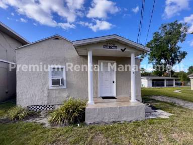 Main picture of 2330 S Fern Creek Ave