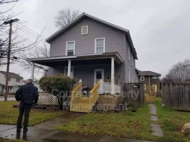 Main picture of 1001 Davis St