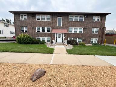 Main picture of 3304 S Kiwanis Ave
