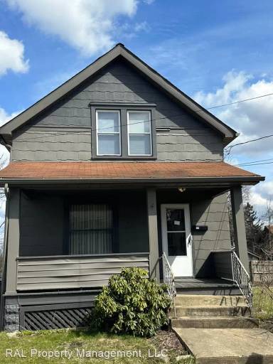 Main picture of 35 Hampton Ct