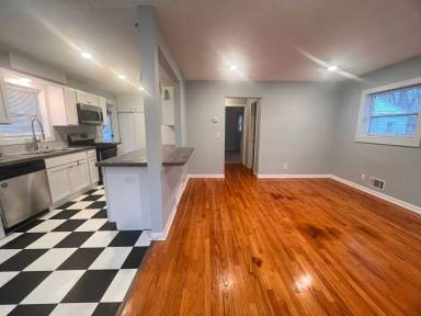 Main picture of 825 Argo Ave SE