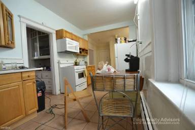 Main picture of 1657 Commonwealth Ave