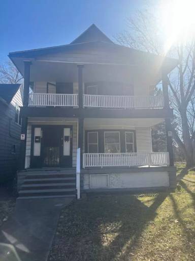 Main picture of 2935 E 112th St
