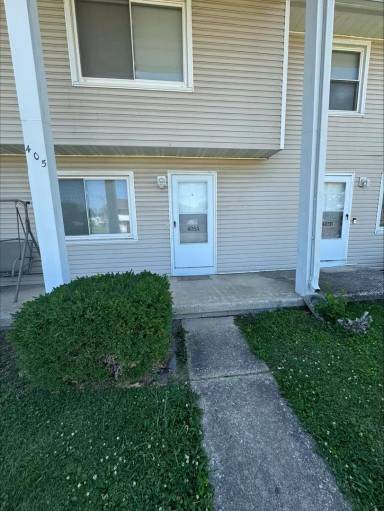 Main picture of 405 E Poos Dr