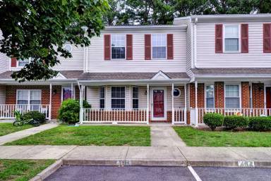 Main picture of 404 Crescent Ct