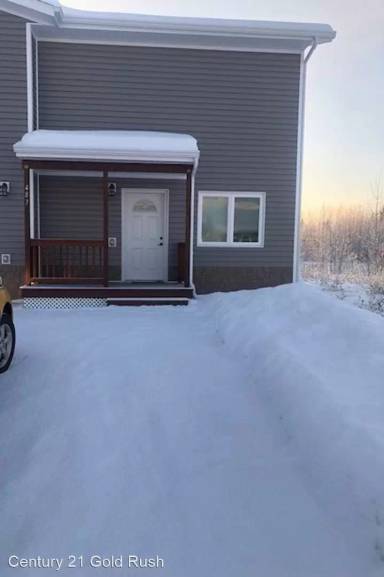 Main picture of 483 Spence Ave