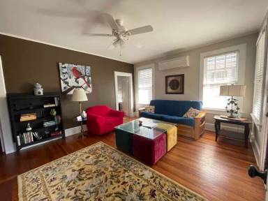 Main picture of 921 Talbot Ave