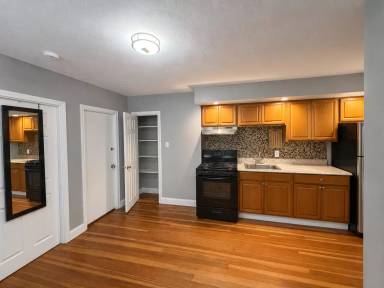 Main picture of 153 Saratoga St