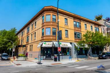 Main picture of 810 W Newport Ave & 3438 N Halsted St Apartments