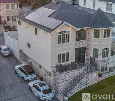Main picture of 30 Bloomingdale Rd