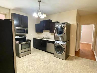 Main picture of 4955 Arsenal St