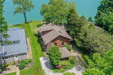 Main picture of 32474 Lake Rd
