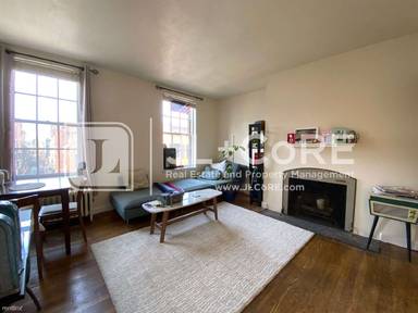 Main picture of 15 Joy St