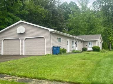 Main picture of 939 N Highland Ave