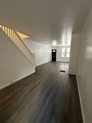 Main picture of 141 S 5th St