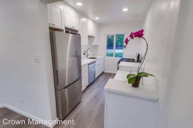 Main picture of 6043-6049 La Jolla Hermosa Ave