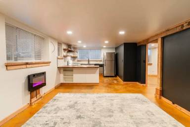 Main picture of 1815 NW Hoyt St