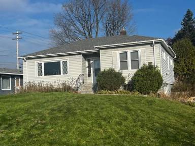 Main picture of 5 Lyons St