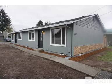 Main picture of 3209 W St