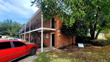 Main picture of 1822 Williamsburg Rd