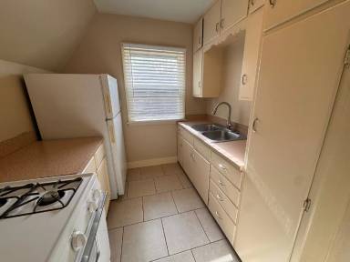 Main picture of 2735 Alpha St