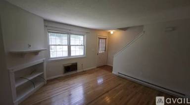 Main picture of 37 Crystal Ln