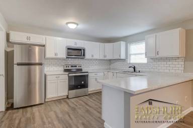 Main picture of 720 South State Street - 101