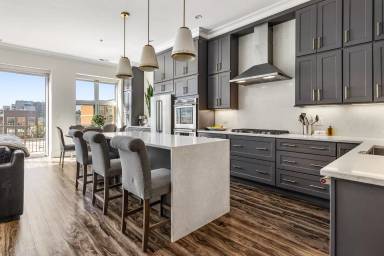 Main picture of 1217 W Madison St