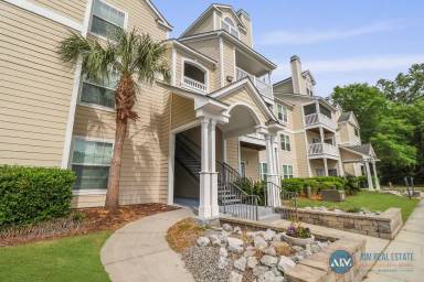 Main picture of Estate At Westbury