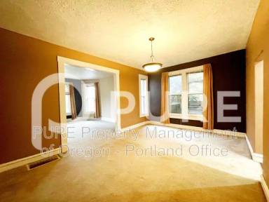 Main picture of 133 NE Graham St