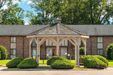 Main picture of 24126 Country Squire St