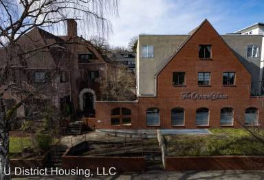 Main picture of 4731 18th Ave NE