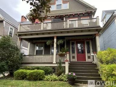 Main picture of 208 Lexington Ave