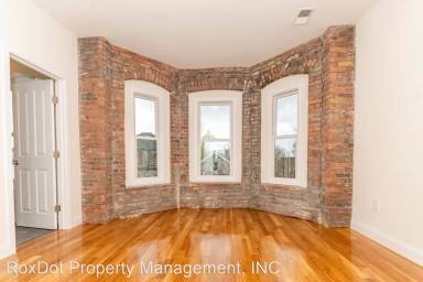 Main picture of 78 W Cottage St