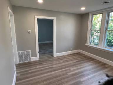 Main picture of 6202 W Montrose Ave