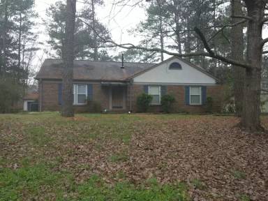 Main picture of 112 Montclair Cir