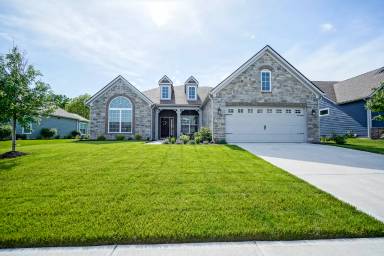 Main picture of 6642 Clearwood Dr