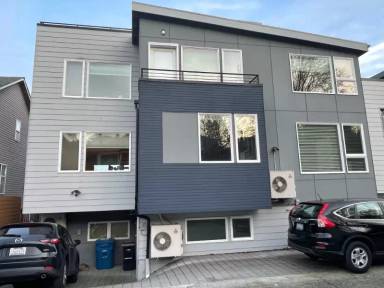 Main picture of 3019 21st Ave W